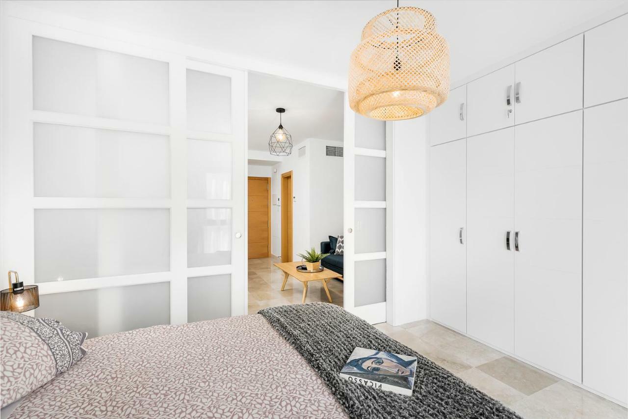 Apartamento Lujo Ancha Del Carmen マラガ エクステリア 写真