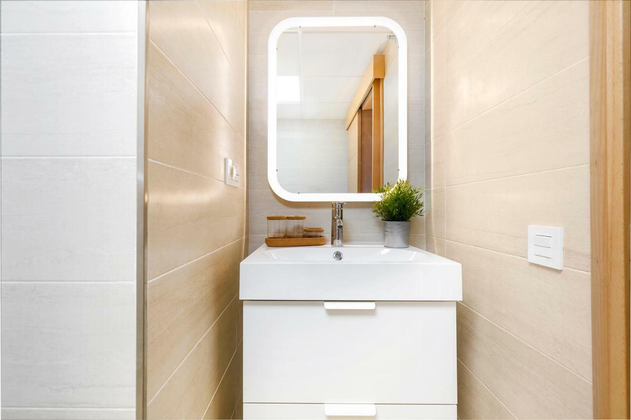 Apartamento Lujo Ancha Del Carmen マラガ エクステリア 写真