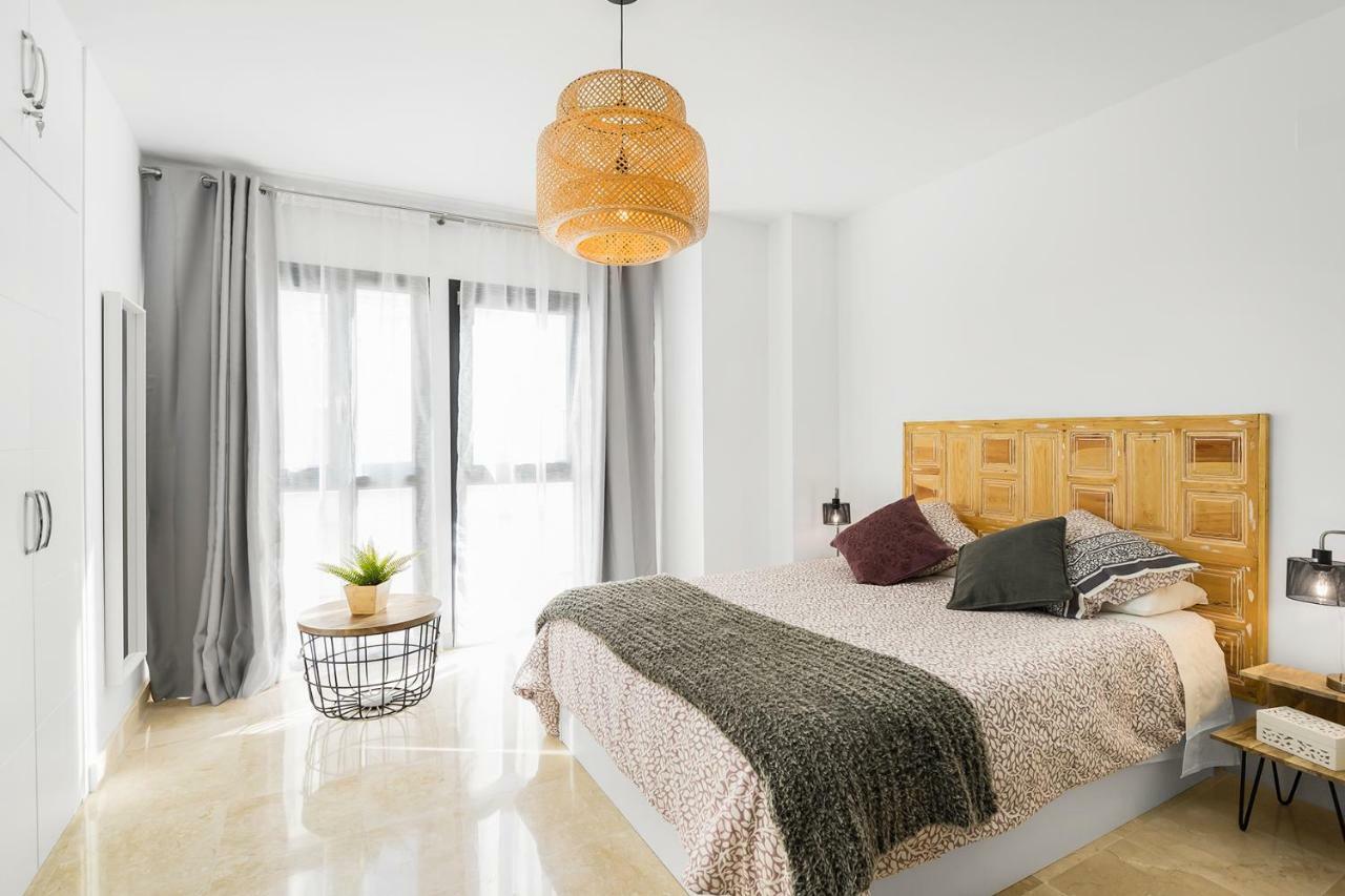 Apartamento Lujo Ancha Del Carmen マラガ エクステリア 写真