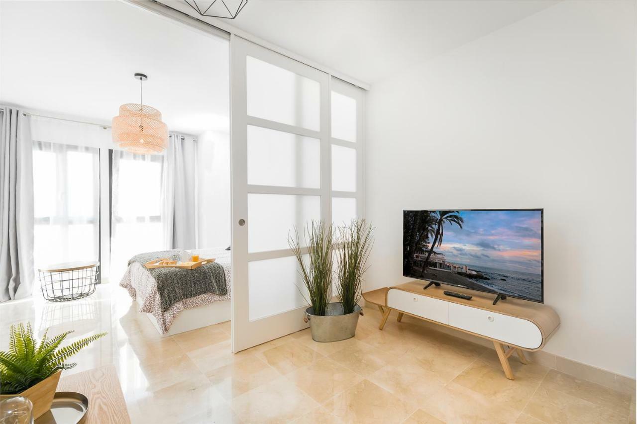 Apartamento Lujo Ancha Del Carmen マラガ エクステリア 写真